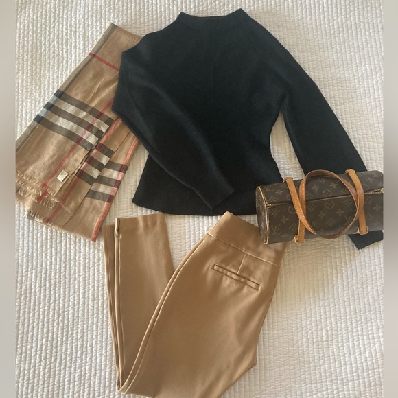 ZARA Minimal Collection Black Cropped Sweater
Size: Small - Picture 2 of 5